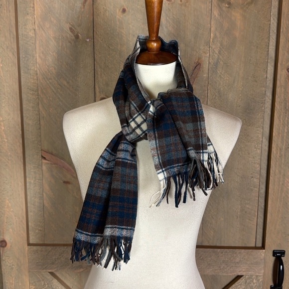 Vintage Pendleton pure virgin wool plaid scarf with fringe ends Made in USA - Picture 1 of 11